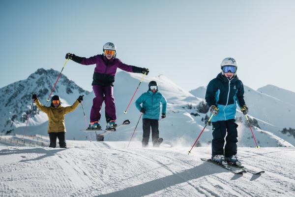 Sonnenskilauf mit der ganzen Familie im Zillertal